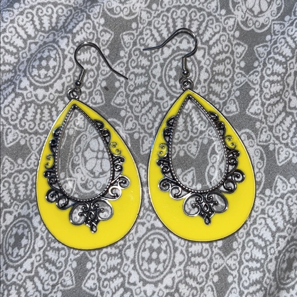 Yellow Earring set of 3 - Picture 3 of 4